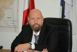 المحافظ نهرا يمهل أصحاب المولدات شهراً لتركيب العدادات أو الإقفال بالشمع الأحمر