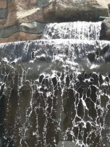 لجنة كفرحزير تدعو وزير الطاقة إلى عدم تمديد مهلة توليد الكهرباء من نهر الجوز لشركة هولسيم المخالفة للقانون