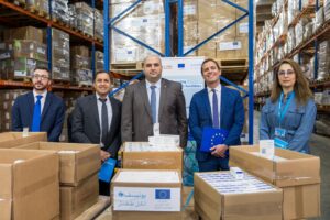 الاتحاد الأوروبي واليونيسف يسلّمان 40 طنّاً من الإمدادات الطبية إلى وزارة الصحة العامة لتلبية الاحتياجات الصحية الطارئة في لبنان