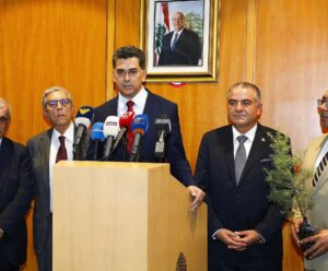 مئة شجرة أرز لبنانية عربون محبة وتعاون