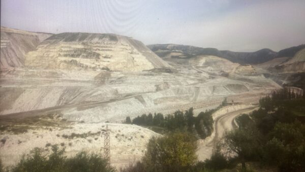 بيان صادر عن لجنة متابعة أزمة مقالع شركات الترابة