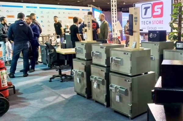 Tech Store Lebanon – الريادة في الحلول التكنولوجية الاحترافية 